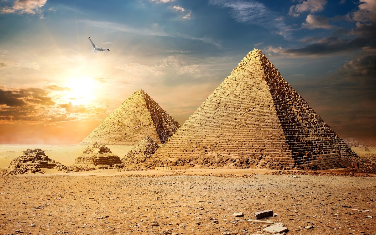 Пирамиды одни из величайших архитектурных памятников античности.