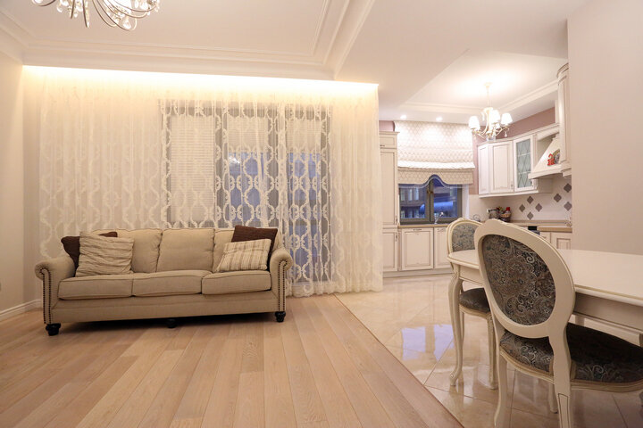 Укладка напольного покрытия