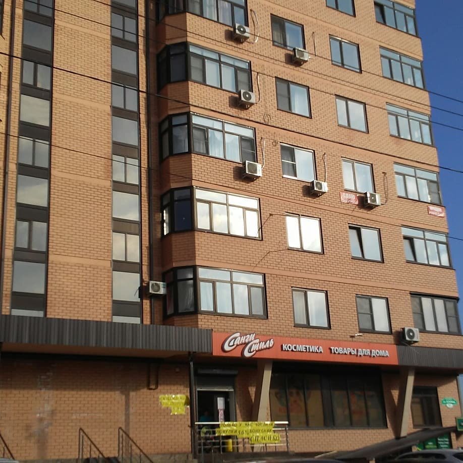 Яблоновский стал популярным местом для жилья переселенцев. Фото автора 