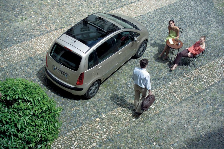 Lancia Musa . Фотография взята с сервиса Яндекс Картинки 