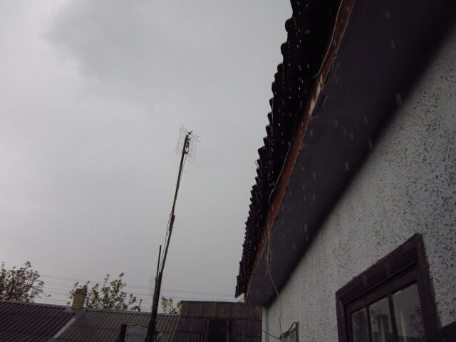 Дождь льет, как из ведра