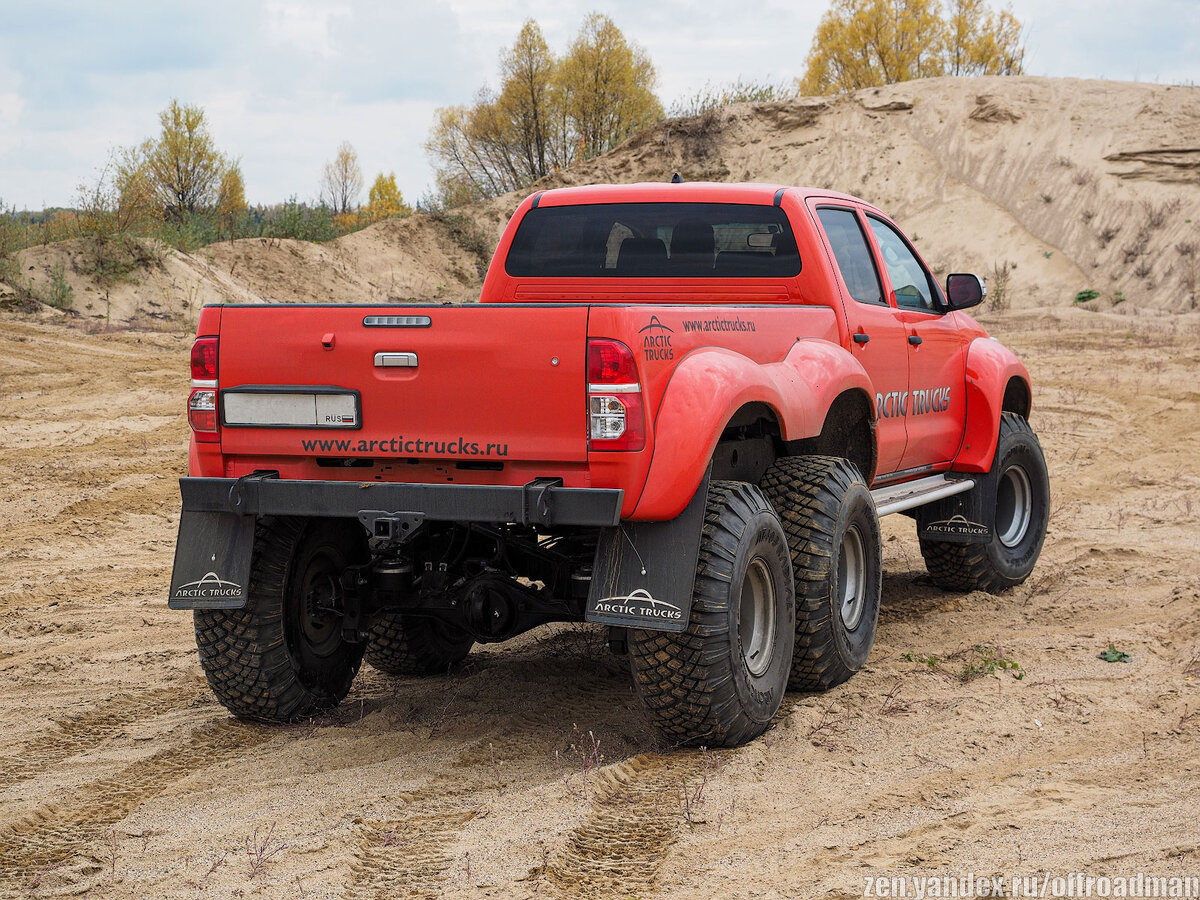 Toyota Hilux Arctic Trucks 6x6