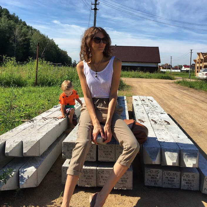 Сваи привезли на участок