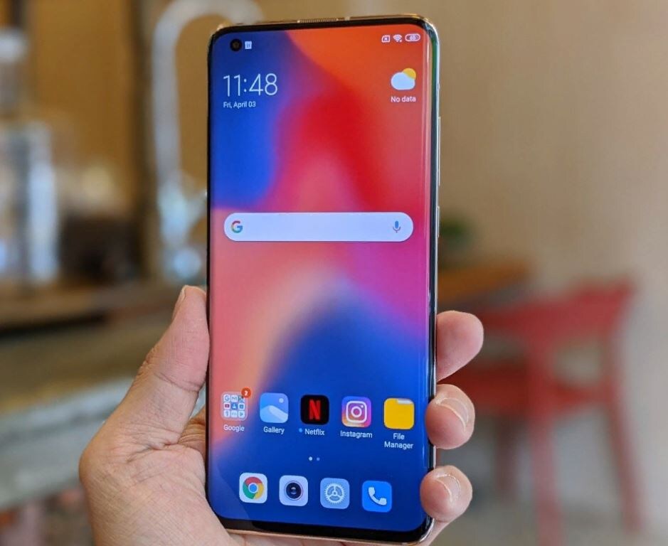 Mi 10 Pro является первым настоящим флагманским телефоном премиум-класса Xiaomi и имеет 6,67-дюймовый экран, с частотой обновления на 90 Гц
