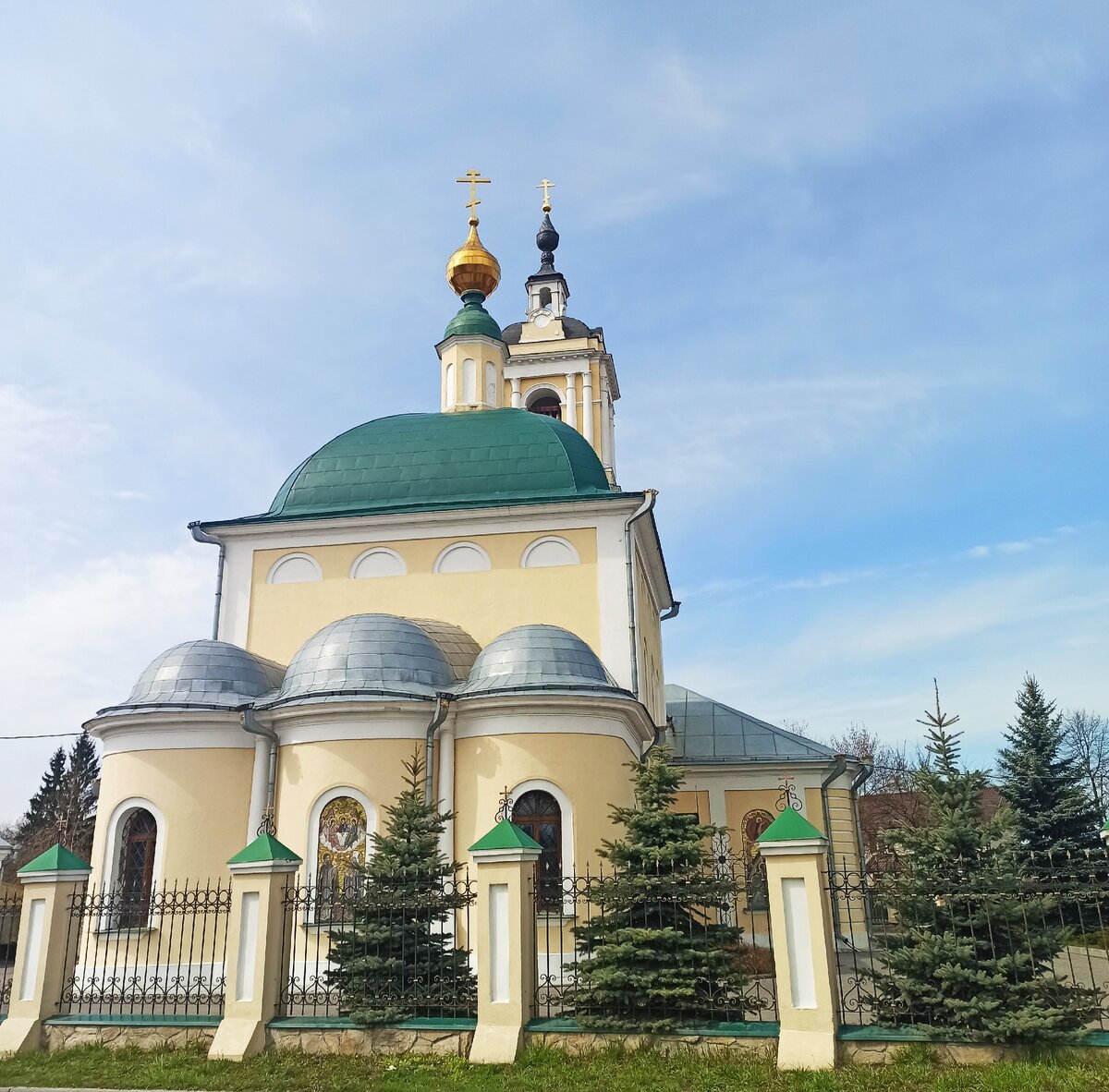 Храм Пресвятой Троицы на Репне