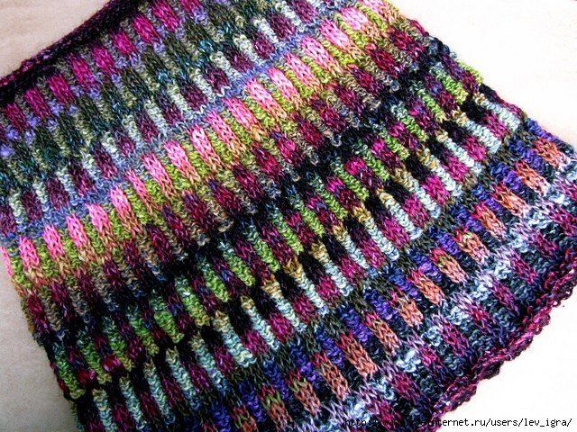 Фото из сети, одно из воплощений данной модели снуда "Инспира"