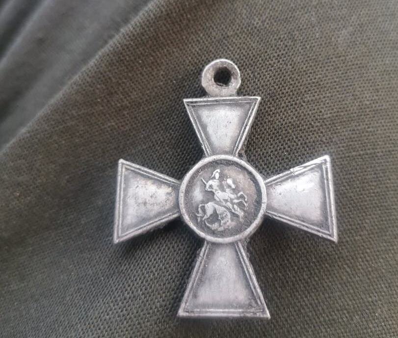 Уральский кладоискатель пытался найти старинные монеты, а нашел Георгиевский крест