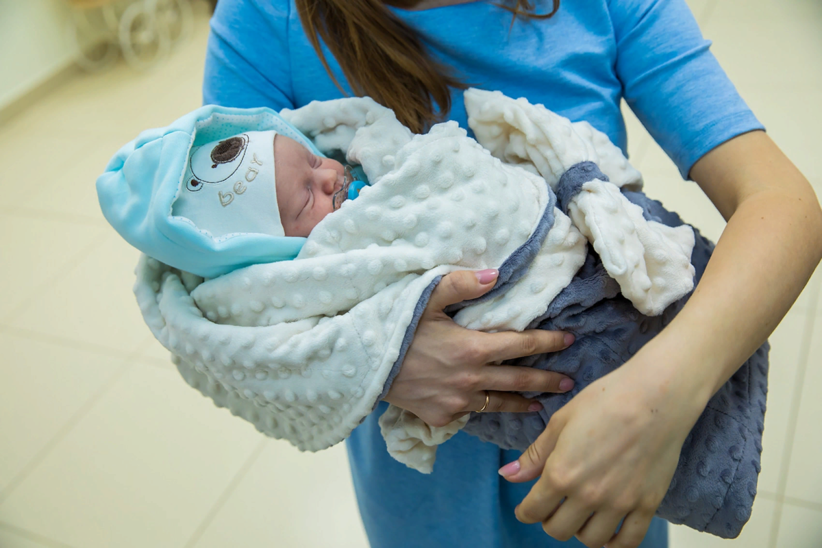 Выписка детей из роддома фото детей