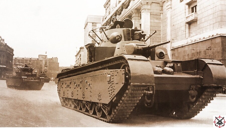 Танк Т-35 на Красной Площади