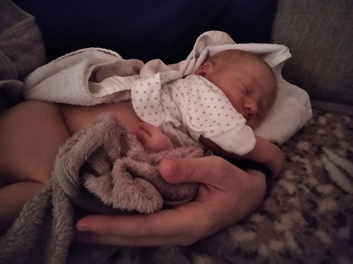 В надежных папиных руках