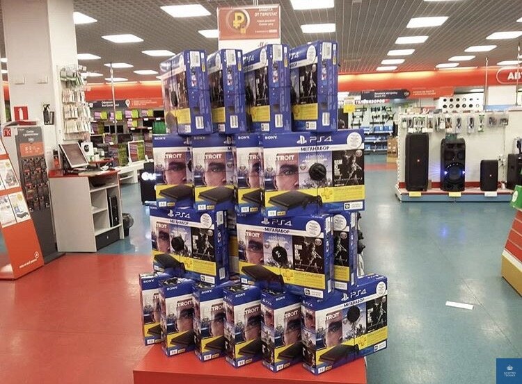 Классическая выкладка «островок» PS4