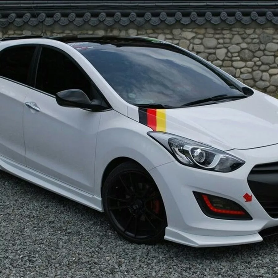 Тюнингованный хендай. Hyundai i30 2013 Tuning. Hyundai Solaris Hatchback 2011 Tuning. Hyundai i30 обвес. Hyundai Solaris 2019 обвес.