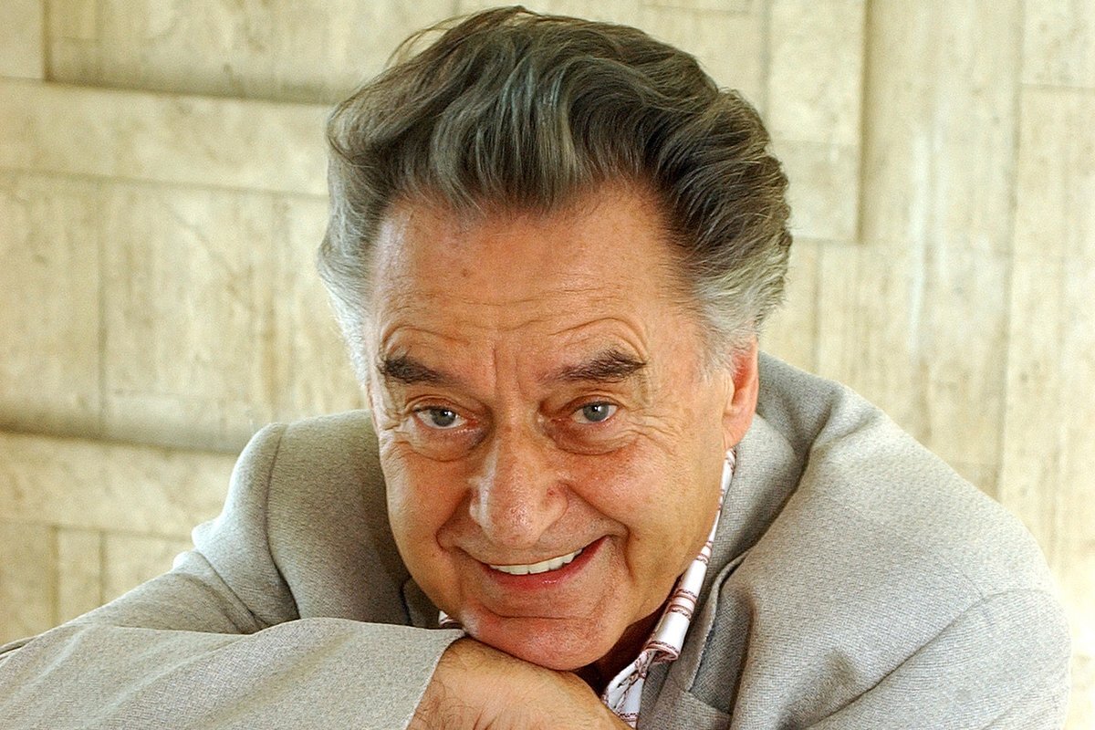 Андрей Дементьев (1928 - 2018)
https://krot.info/uploads/posts/2019-10/1570651534_instagram-andrej-dementev-35.jpg