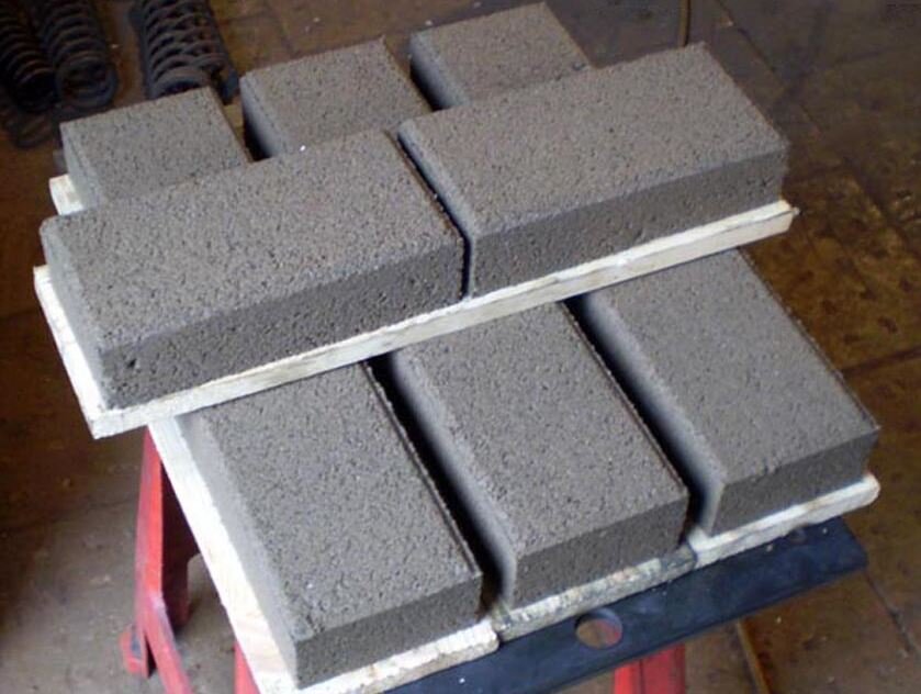 Это ещё влажные, не просохшие "куличики".