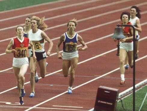 Забег на 800м, источник: https://olympteka.ru/