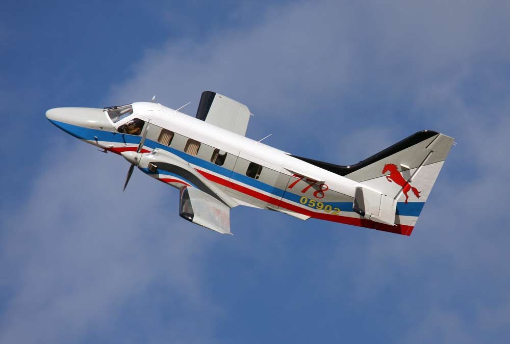 Поворачивет