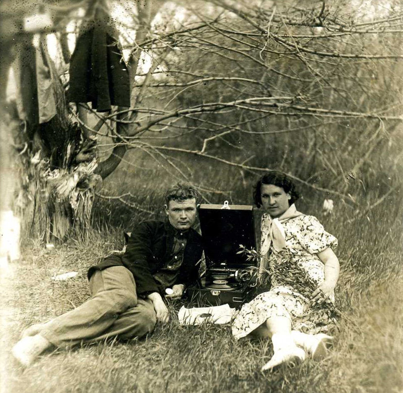 листайте