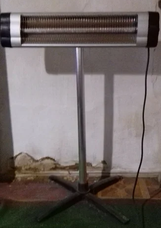 Инфракрасный бытовой обогреватель «Saturn» марки ST-HT8642 мощностью 2,5 КВт., Для опыта обогреватель только отсоединялся от стойки и укладывался на электронные весы.