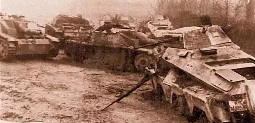 Немецких танков генерал. Подвиг Колобанова на кв-1. Танк кв-1 Колобанова. Подвиг танка кв-1 Колобанова. Подвиг танкиста Колобанова.