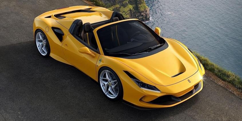 Ferrari F8 Spider против McLaren 720S Spider