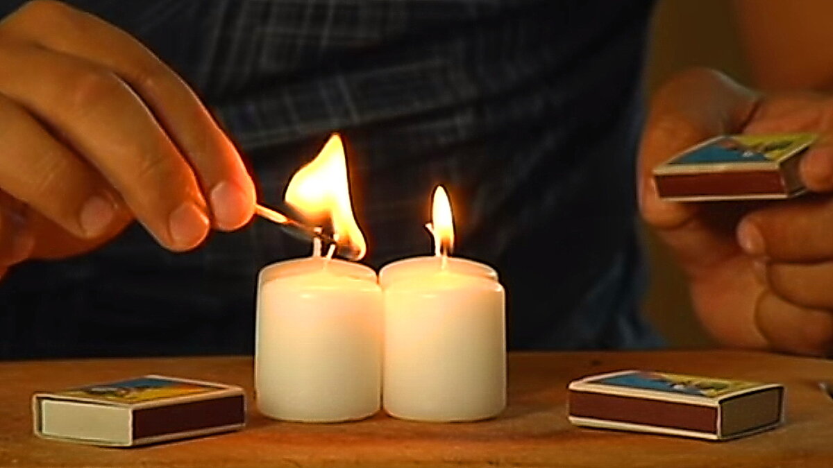 Поджигаем свечи. Фото можно листать))