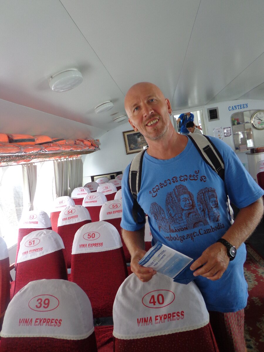 В салоне ракеты