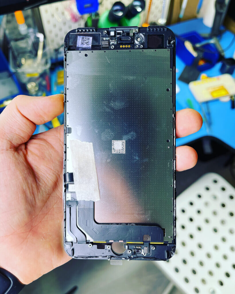 Сборка телефона. Дисплей iphone se 2020. Дисплей ноутбука. Подсветка lcd дисплея virus. Матрицы для ноутбуков.