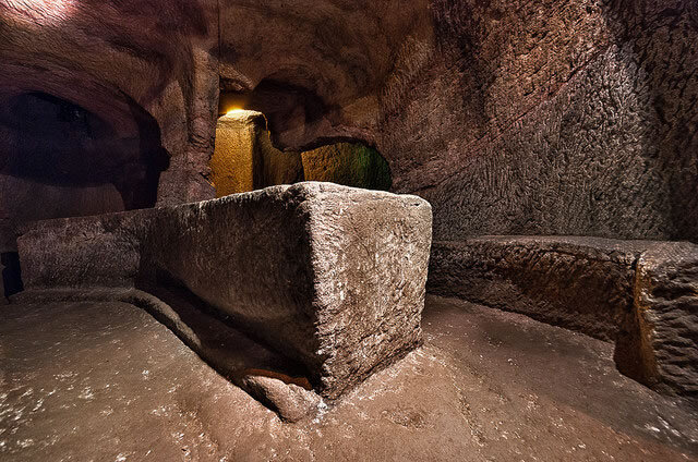 Гилмертонская пещера. Источник фото: https://worldtoptop.com/top-places-visit-edinburgh/