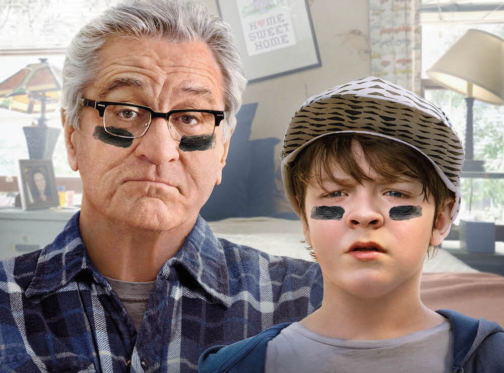 Герой фильма – десятилетний мальчик по имени Питер. Он очень любил своих близких, и особенно, дедушку. Старик всегда исполнял любую прихоть мальчика, что приносило ему огромное удовольствие. Но однажды дедушка Питера становится вдовцом. Потеряв спутницу жизни, старик почувствовал себя очень одиноким и никому не нужным. Родители мальчика решают пригласить старика в свой дом. Это весьма обрадовало мужчину преклонных лет, ведь он может быть ближе к внуку и поселился в комнате внука, пологая, что малец будет рад совместному проживанию. Но не тут-то было. Мальчик был раздражён и разгневан, что побудило его объявить старику настоящую войну. Питер начал разрабатывать стратегию избавления от незваного гостя. В итоге борьбы, победитель получит целую комнату. Не против такого противостояния оказался и дедушка Питера.