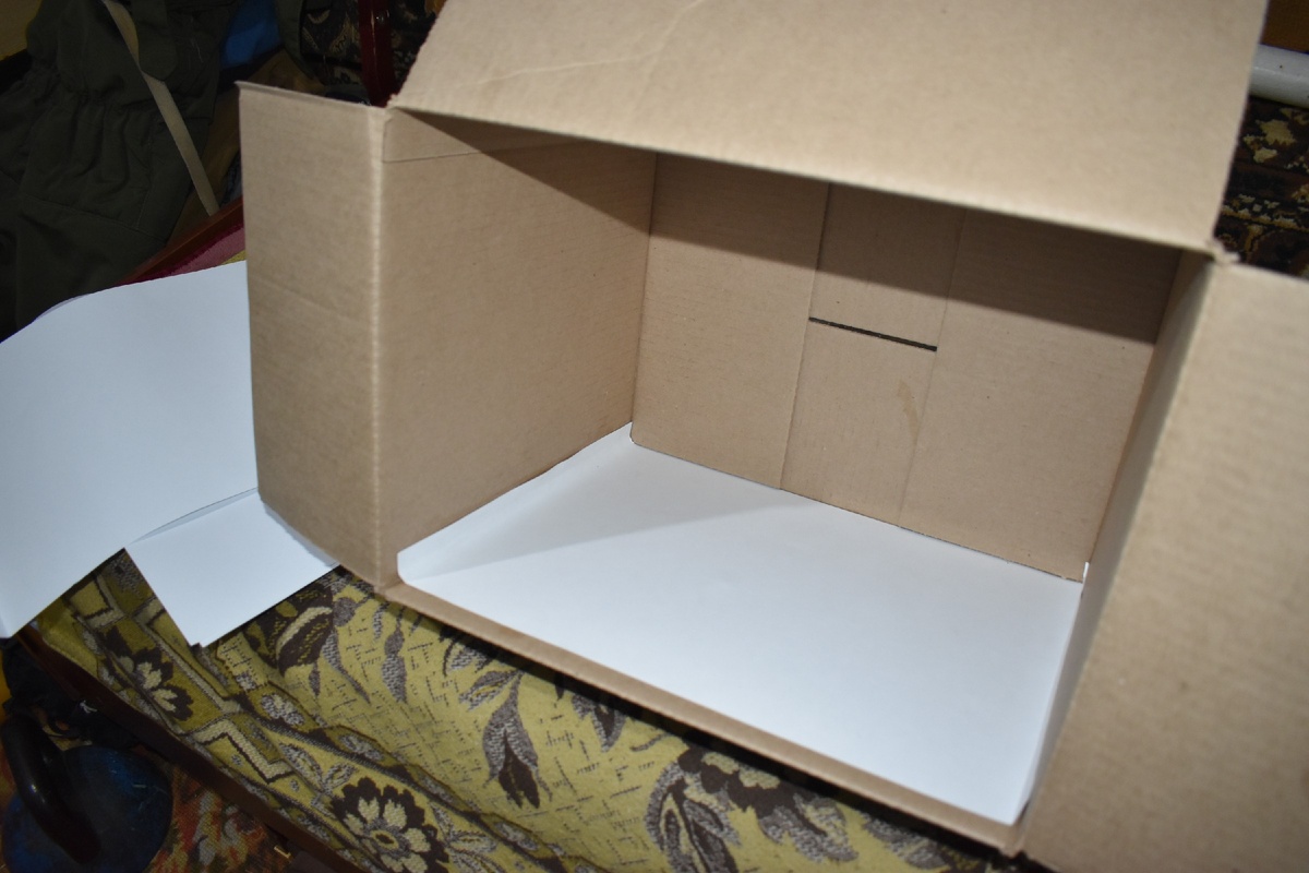 Вклеиваем потолок