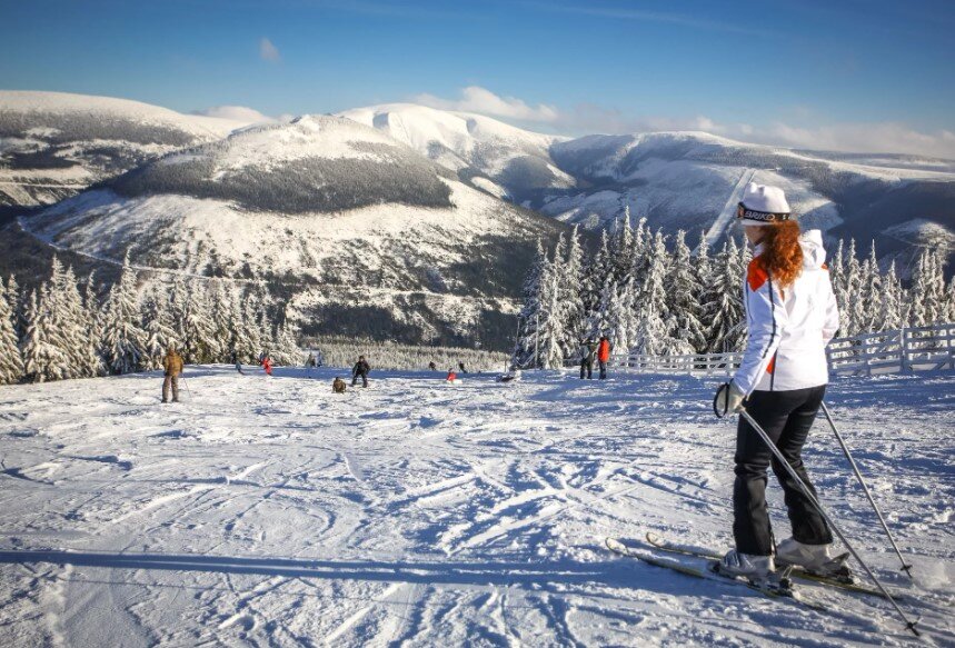 Высота местных гор не так уж велика, поэтому трассы здесь по сложности - от простых до средних.