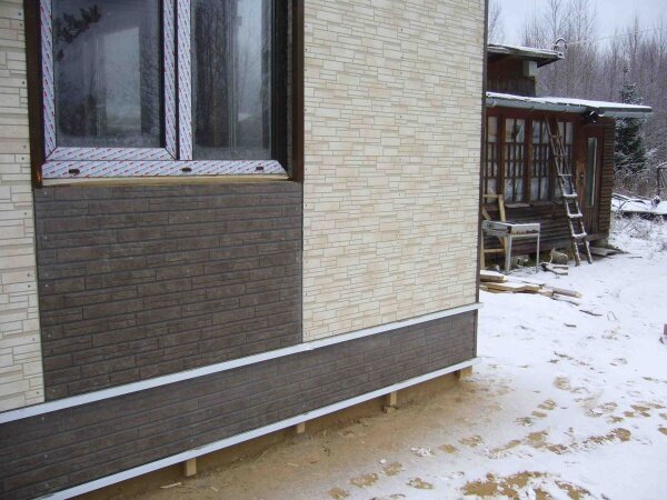 Фасадные панели из фиброцементных плит — практичный и долговечный материал для наружной отделки