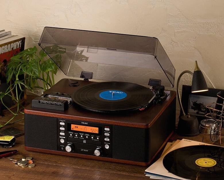 Комбайн Teac - современное решения для ностальгирующих меломанов