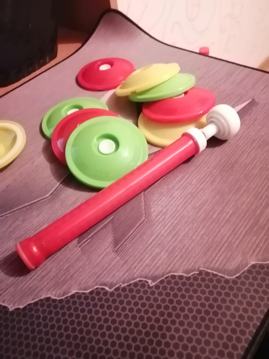 Насос и вакуумные крышки.