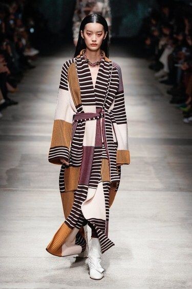 https://www.vogue.fr/defiles/pret-a-porter-automne-hiver-2020-2021/missoni