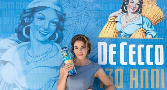 Клаудиа Герини в рекламе пасты «De Cecco»