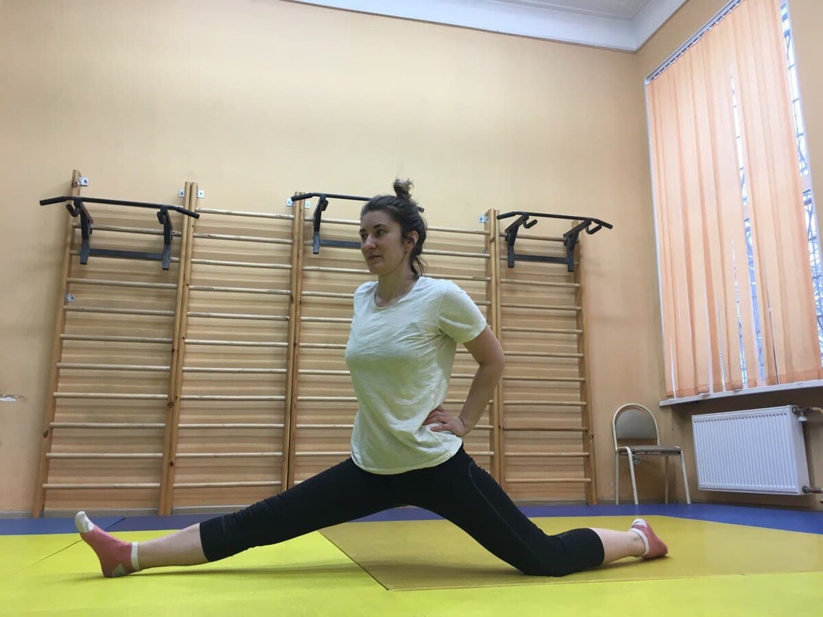 Правый шпагат такой