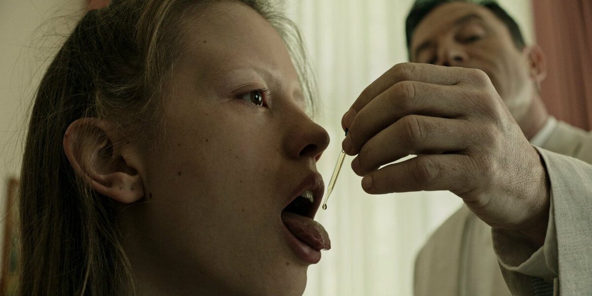 кадр из фильма "Лекарство от здоровья"