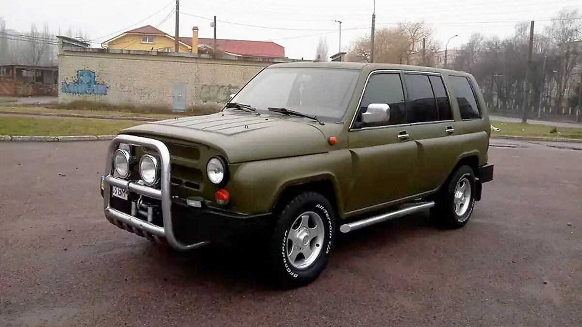 С этого ракурса я вдруг засомневался в оригинальности автомобиля