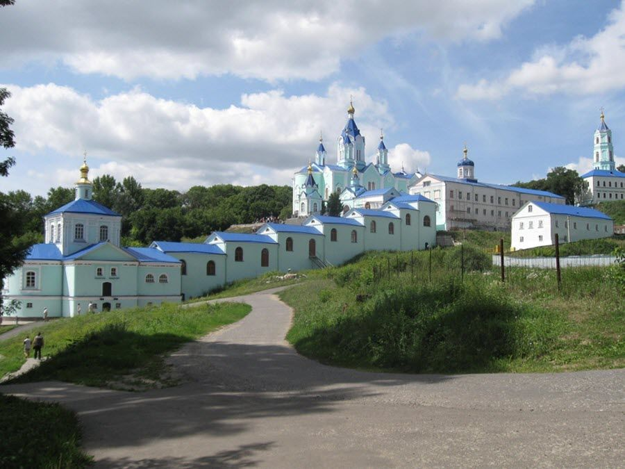 Коренная пустынь Курск. Коренская пустынь монастырь. Курская Пустошь монастырь. Курск Коренная пустынь монастырь.