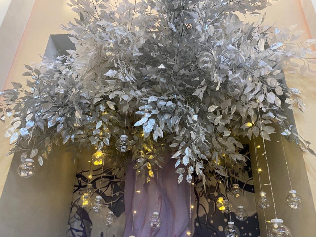 Дерево желаний в резиденции Алтайского Дедушки