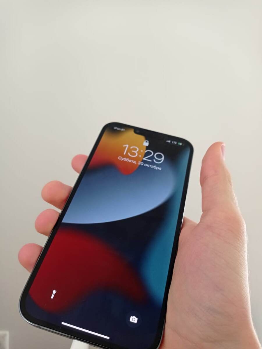 В руке лежит удобно, вопросов нет.