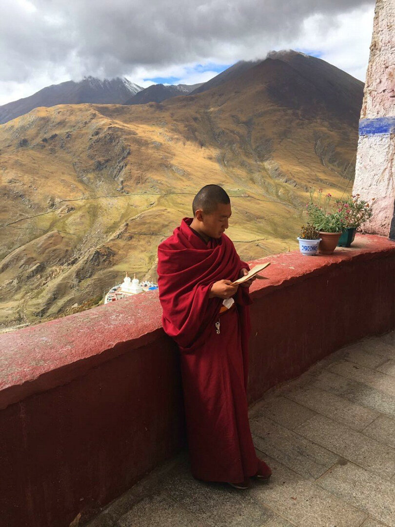 монах в горах