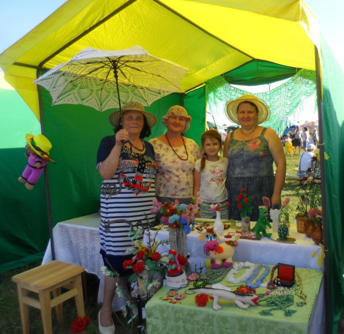 Слева я, а дальше - мои соратники и друзья.