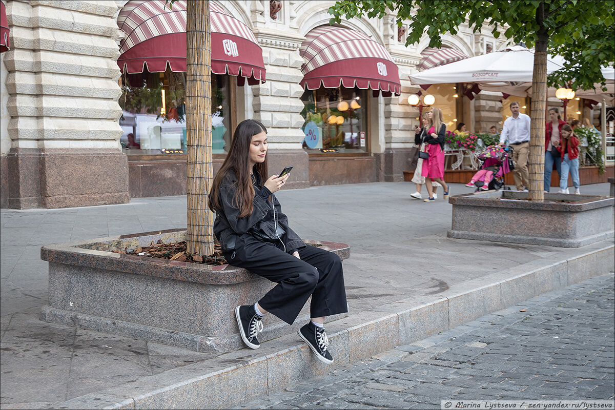 Москва летом 2019. Девушки на улицах Москвы летом. Летняя Москва теплый кадры.