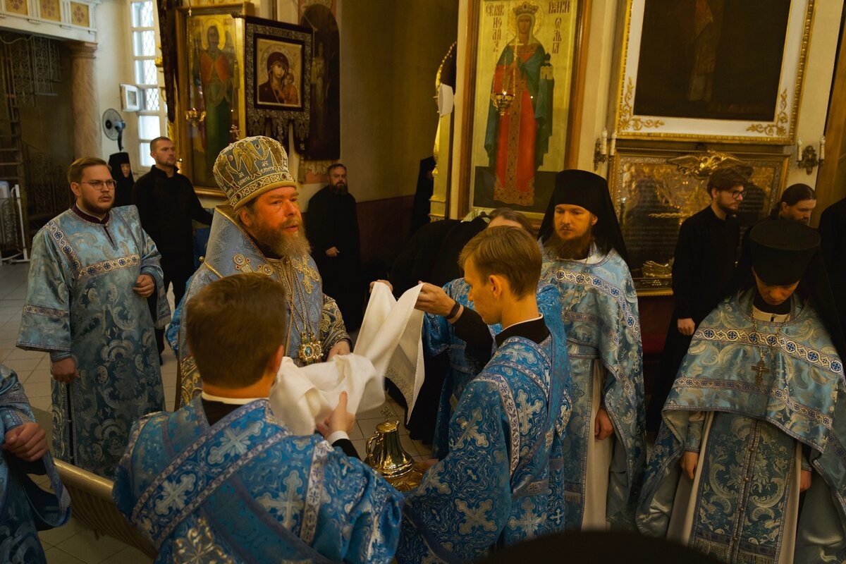 литургия оглашенных чтение евангелия. соборование благовещенский храм ульяновск. богослужение молебен. новоспасский ставропигиальный мужской монастырь икона всецарица. богослужение великий канон андрея критского.