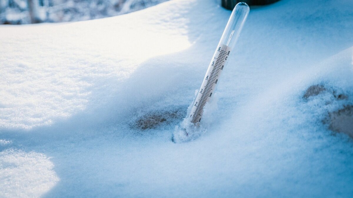     Наступающая неделя в Приморском крае будет снежной, скользкой, а главное — холодной. По прогнозу Примгидромета, температура воздуха будет ниже климатической нормы на 5-8 градусов.