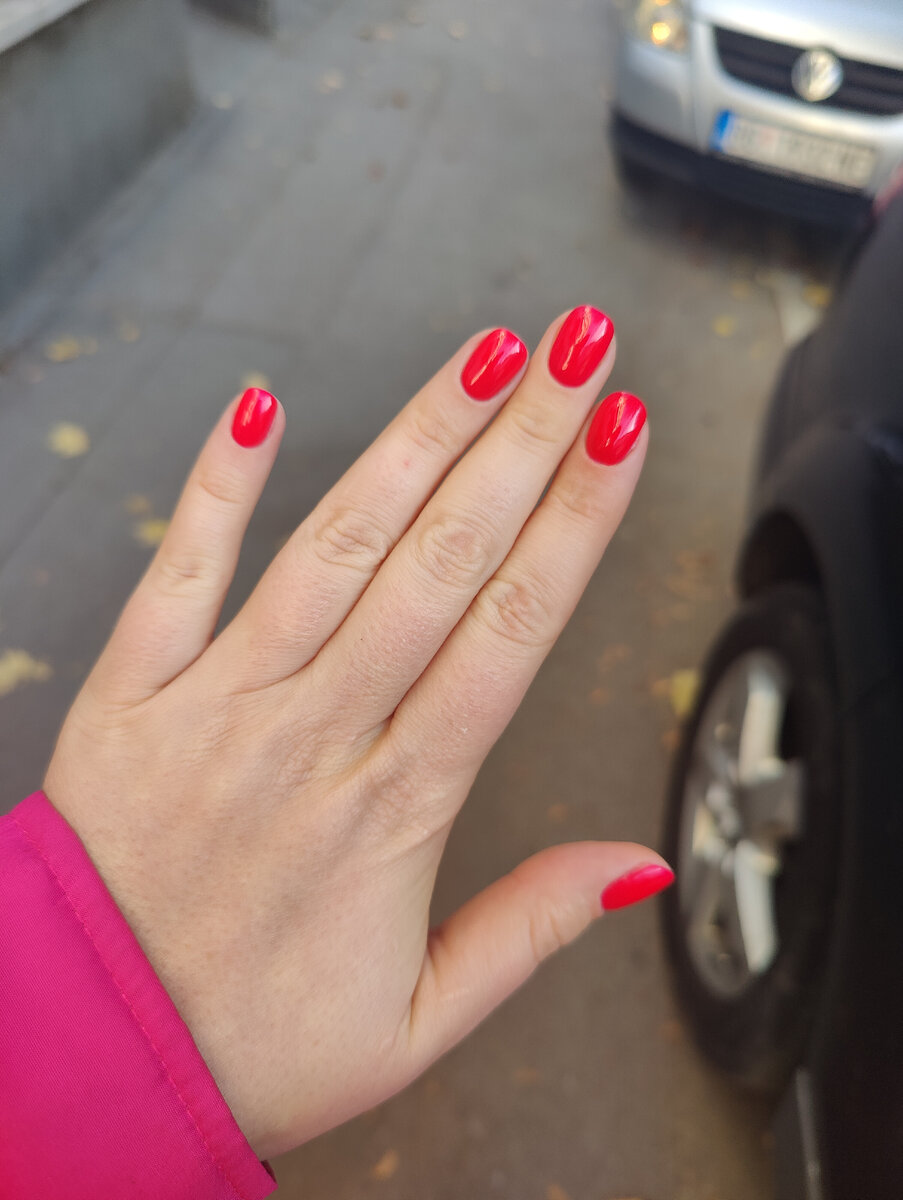 Маникюр в русском салоне в Белграде, стоимость 3000 динар (1600 руб)