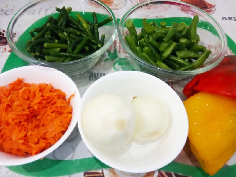 Ингредиенты для приготовления тушеных овощей