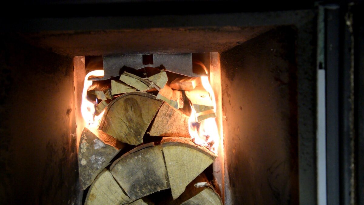 На примере своей печи показываю эффективное горение (2 видео ниже)